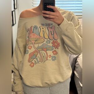 Graphic Crewneck sweatshirt with the neckline cut off